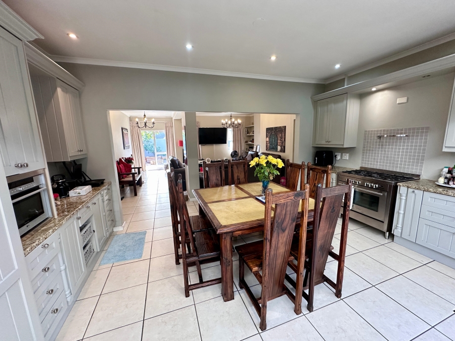 5 Bedroom Property for Sale in Milnerton Central Western Cape